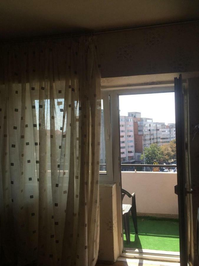 Hellen'S Ultracentral Apartament Buzau Exterior foto